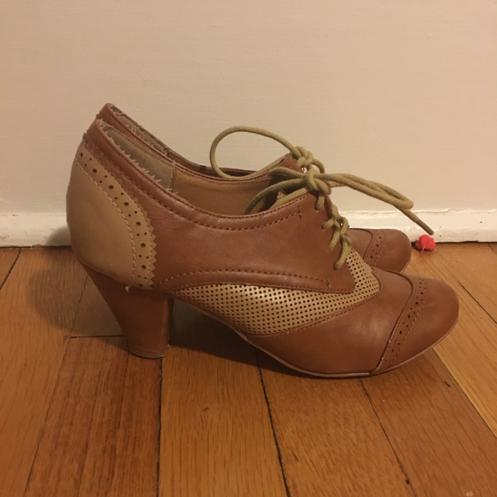 super cute heels fits size 7 1/2 and 8